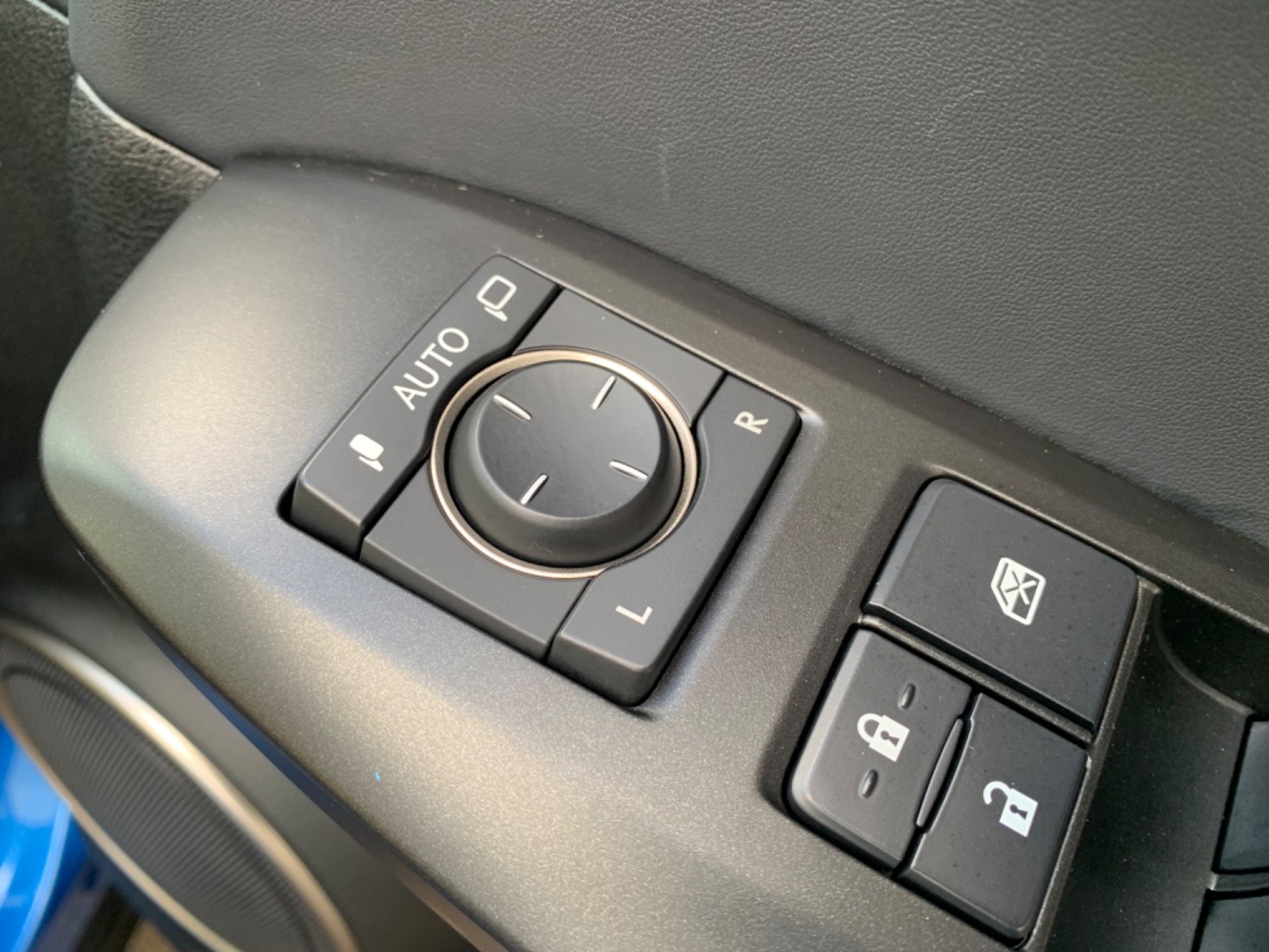 LEXUS NX 300H PREMIUM - 5876 - 24