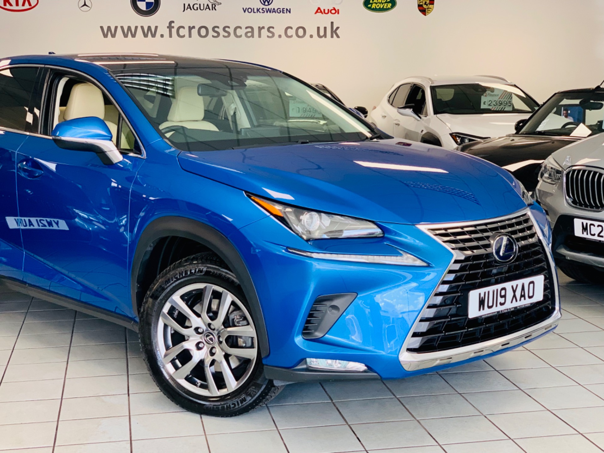 LEXUS NX 300H PREMIUM - 5876 - 5