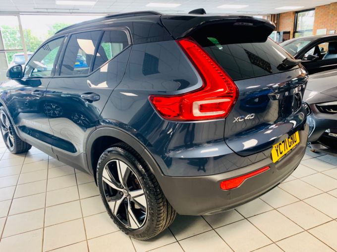 VOLVO XC40 RECHARGE T4 R-DESIGN - 5800 - 8