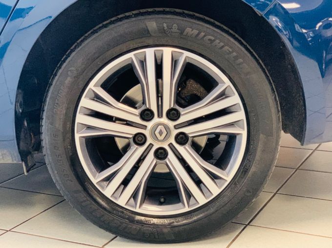RENAULT MEGANE ICONIC DCI - 5718 - 23