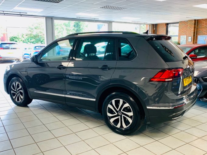 VOLKSWAGEN TIGUAN ACTIVE TSI DSG - 5777 - 9