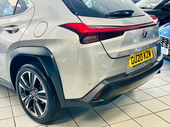 LEXUS UX 250H - 5672 - 10