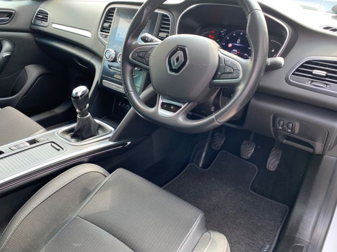 RENAULT MEGANE ICONIC DCI - 5736 - 11