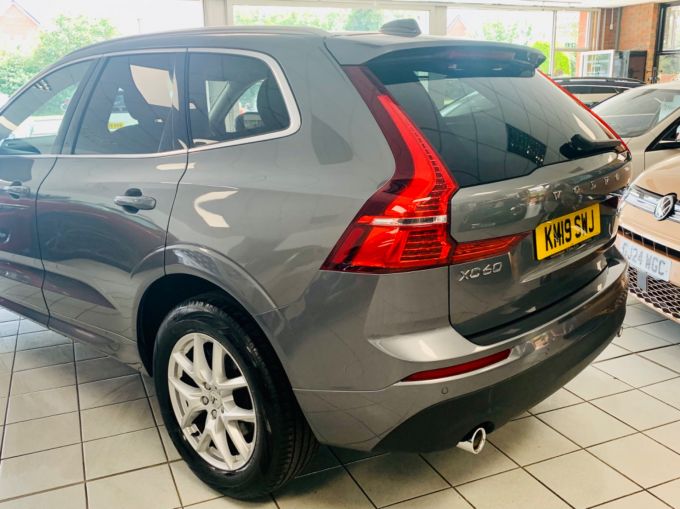 VOLVO XC60 D4 MOMENTUM AWD - 5746 - 8