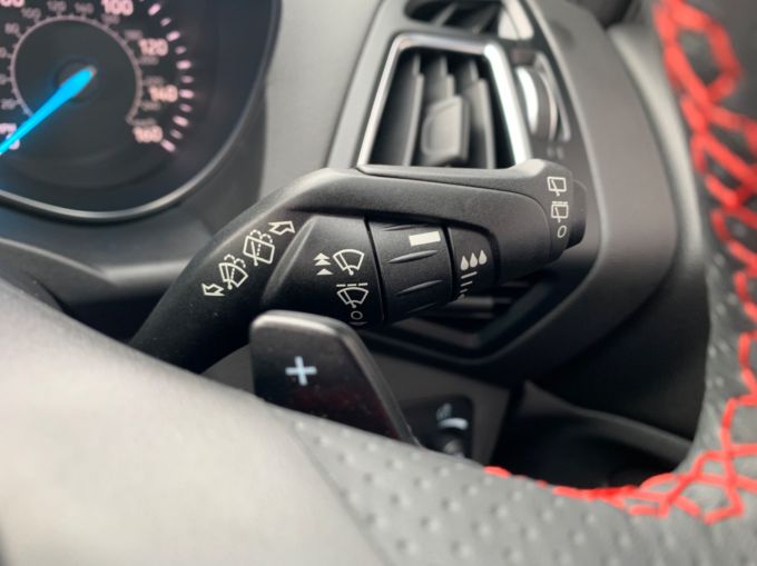 FORD KUGA ST-LINE TDCI - 4890 - 19