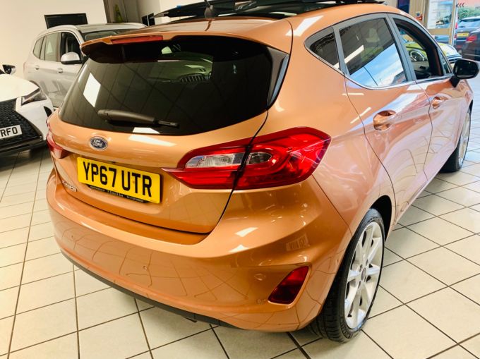 FORD FIESTA B AND O PLAY TITANIUM - 5904 - 6