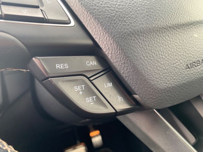 FORD KUGA ST-LINE TDCI - 5605 - 18