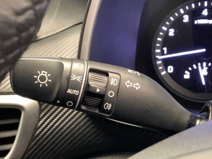 HYUNDAI TUCSON T-GDI SE NAV - 5865 - 19