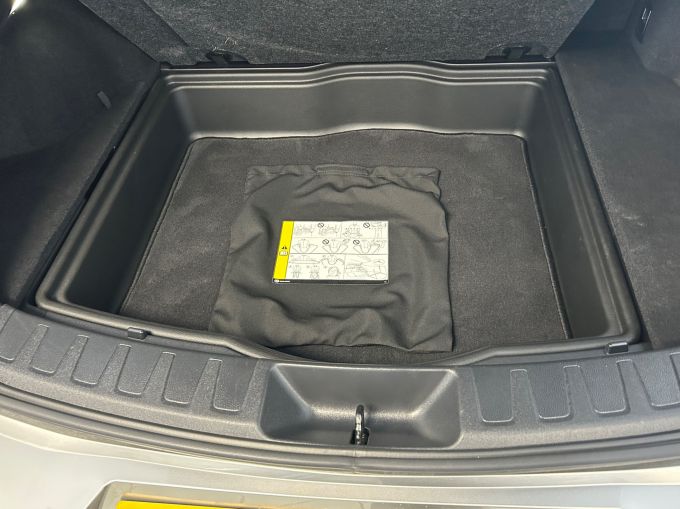 LEXUS UX 250H - 5672 - 15