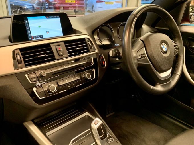 BMW 2 SERIES 218I SE NAV - 5145 - 19