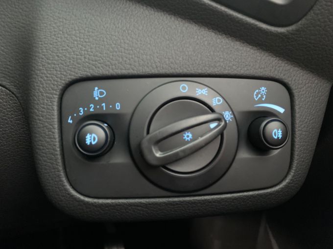 FORD KUGA ST-LINE TDCI - 5863 - 20