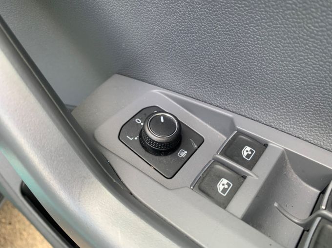 VOLKSWAGEN T-CROSS R-LINE TSI DSG - 5823 - 24
