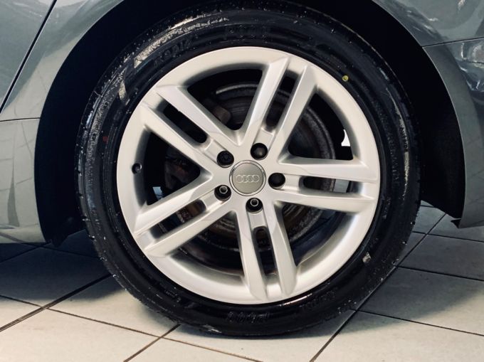 AUDI A6 AVANT TDI ULTRA S LINE - 5176 - 29