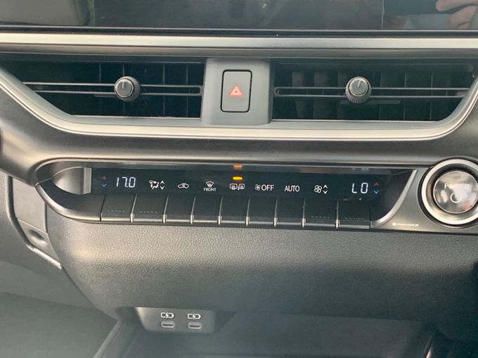 LEXUS UX 250H F SPORT DESIGN - 5756 - 18