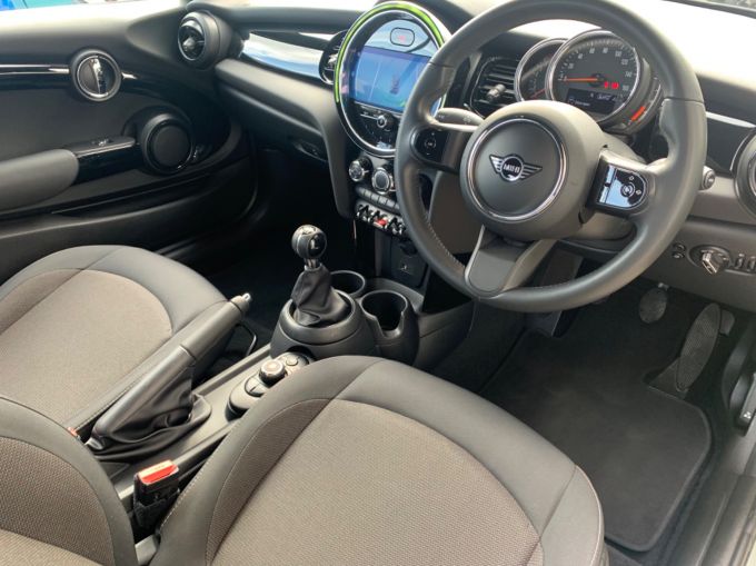 MINI CONVERTIBLE COOPER CLASSIC - 5840 - 11