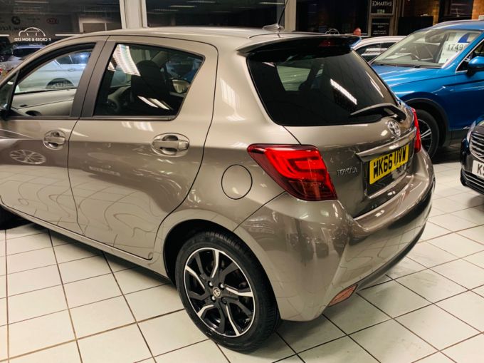 TOYOTA YARIS VVT-I DESIGN TSS - 5157 - 8