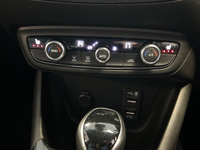 VAUXHALL CROSSLAND ELITE EDITION - 5690 - 19