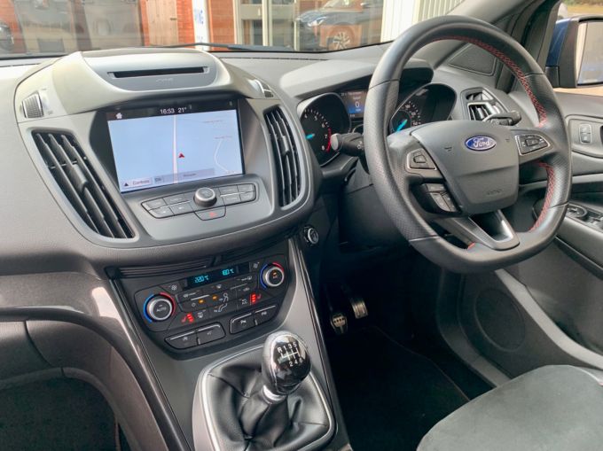 FORD KUGA ST-LINE X - 5725 - 13
