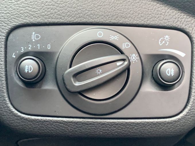 FORD KUGA ST-LINE EDITION TDCI - 5916 - 21