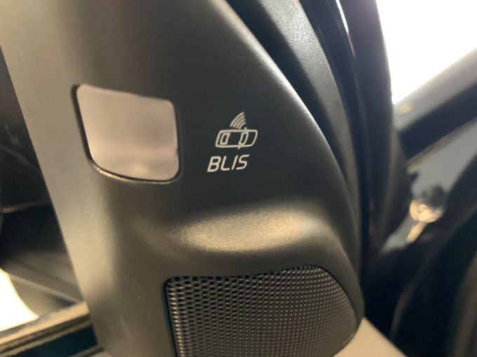 VOLVO V70 D5 SE LUX SAT NAV - 5163 - 19
