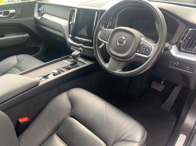 VOLVO XC60 D4 MOMENTUM AWD - 5746 - 11