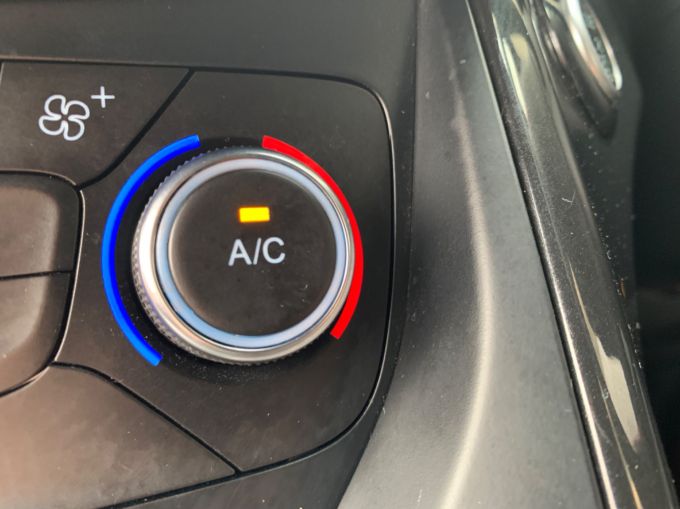 FORD KUGA ST-LINE - 5882 - 16