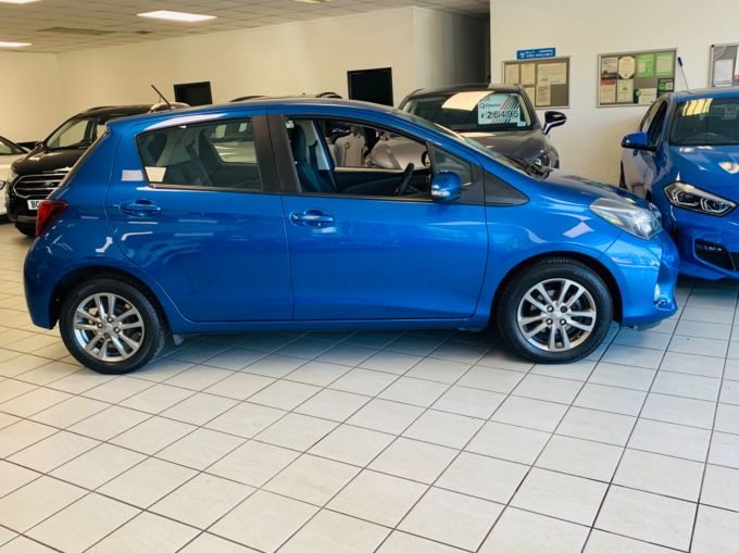 TOYOTA YARIS VVT-I ICON - 5735 - 6