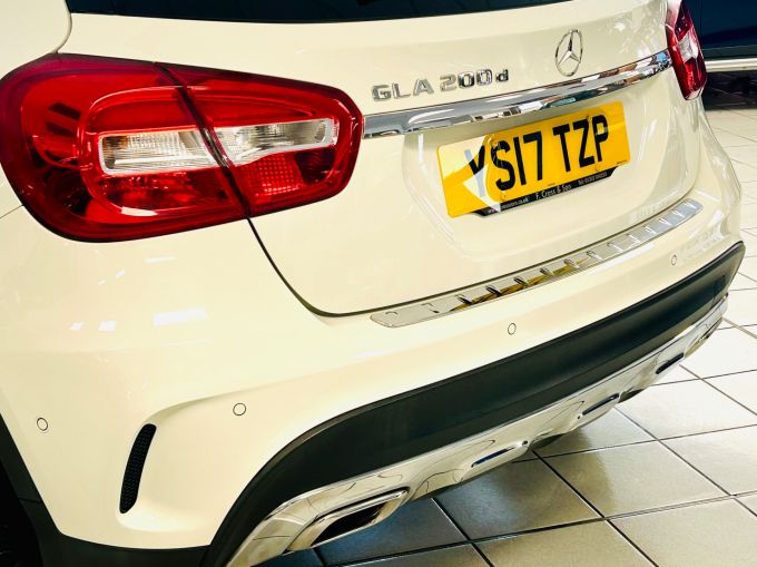 MERCEDES GLA-CLASS GLA 200 D AMG LINE - 5801 - 9