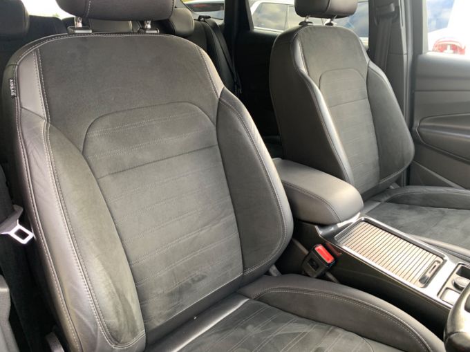 FORD KUGA ST-LINE TDCI - 5863 - 12
