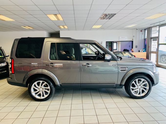 LAND ROVER DISCOVERY SDV6 HSE - 4638 - 6