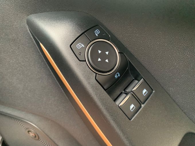 FORD FIESTA B AND O PLAY TITANIUM - 5904 - 19