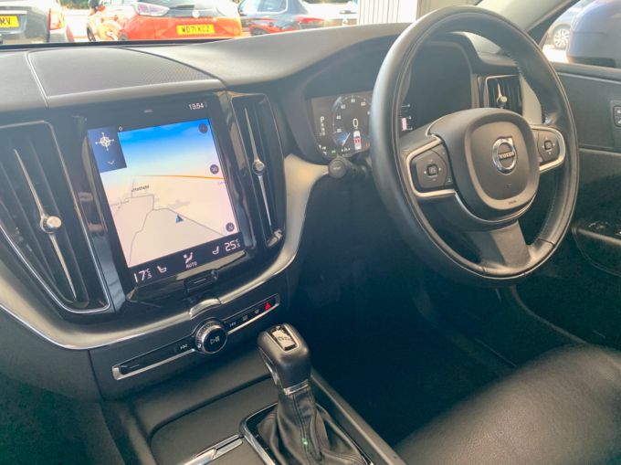 VOLVO XC60 T5 MOMENTUM AWD - 5717 - 12