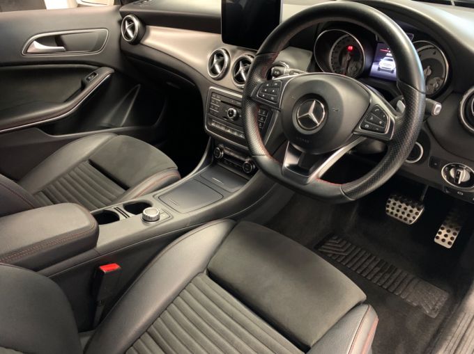 MERCEDES GLA-CLASS GLA 200 D AMG LINE EXECUTIVE - 5969 - 10