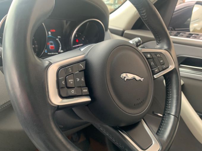 JAGUAR F-PACE PORTFOLIO AWD - 5850 - 15