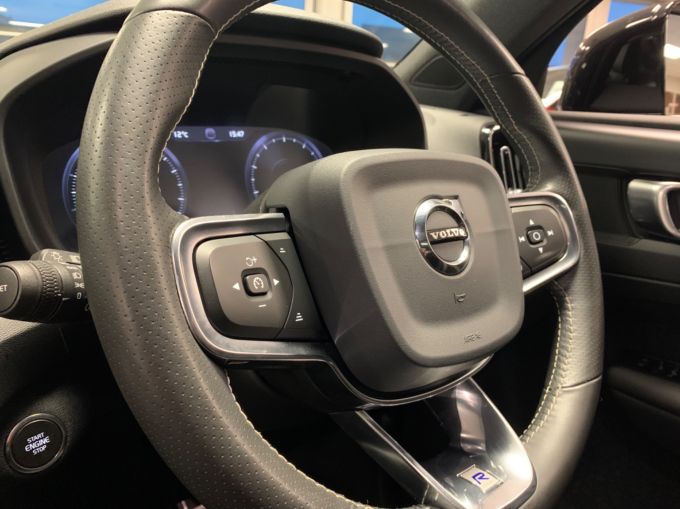 VOLVO XC40 T3 R-DESIGN - 5918 - 14