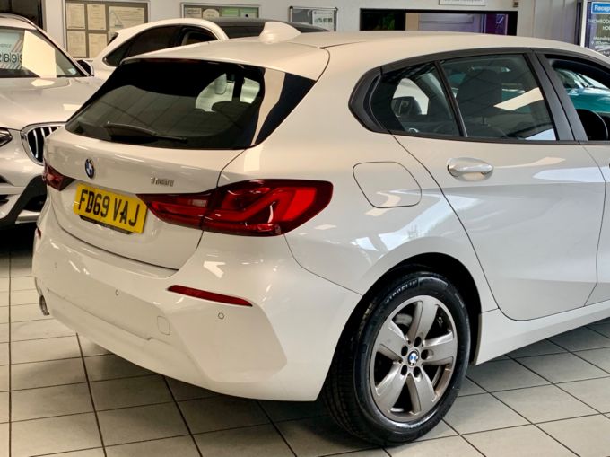 BMW 1 SERIES 118I SE - 5985 - 6