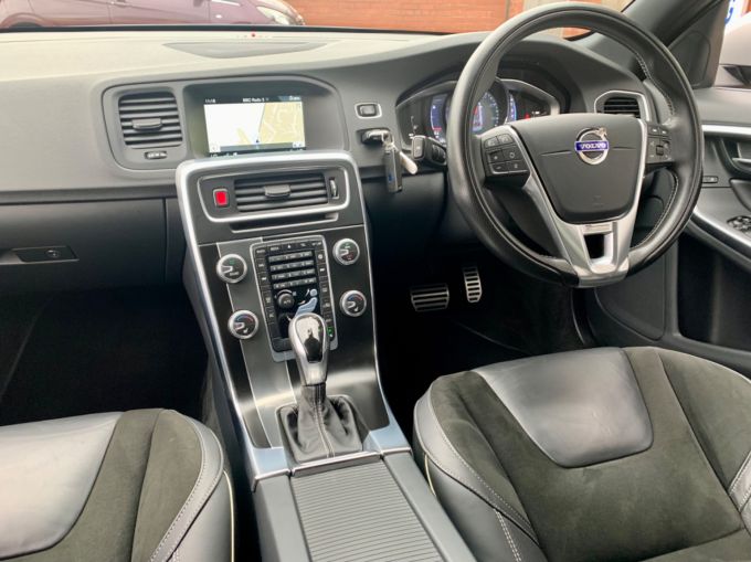 VOLVO V60 D3 R-DESIGN LUX NAV - 5133 - 16
