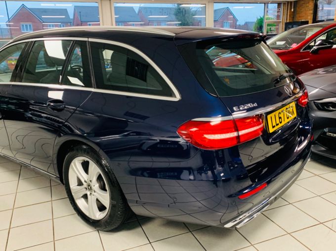 MERCEDES E-CLASS E 220 D SE - 5919 - 8