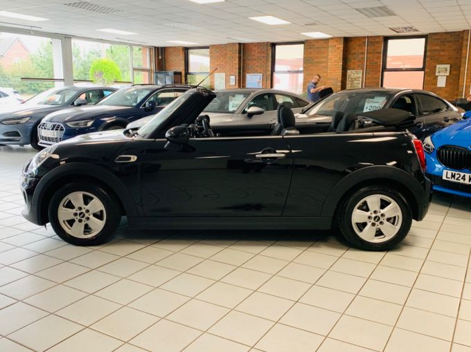 MINI CONVERTIBLE COOPER CLASSIC - 5786 - 16