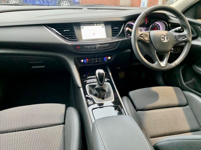 VAUXHALL INSIGNIA GRAND SPORT SRI NAV - 5922 - 12