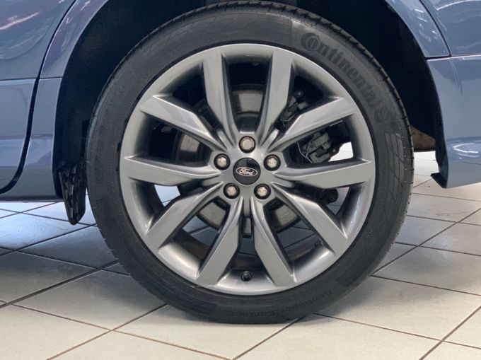 FORD KUGA ST-LINE X - 5725 - 24