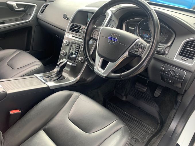 VOLVO XC60 D4 SE LUX NAV AWD - 5780 - 12