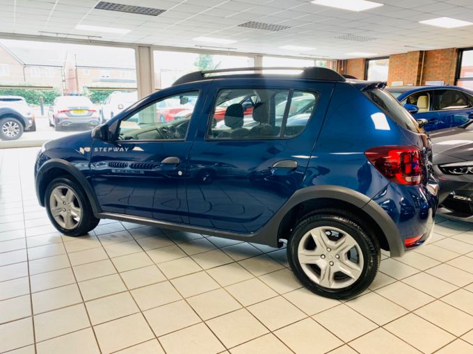 DACIA SANDERO STEPWAY AMBIANCE DCI - 5890 - 10