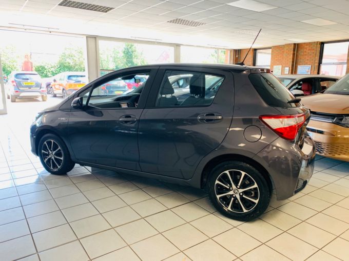 TOYOTA YARIS VVT-I ICON TECH - 5724 - 10