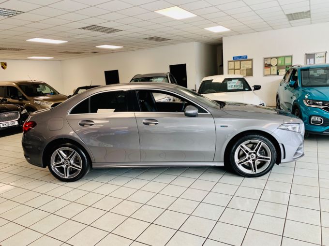 MERCEDES A-CLASS A 250 E AMG LINE - 5858 - 6