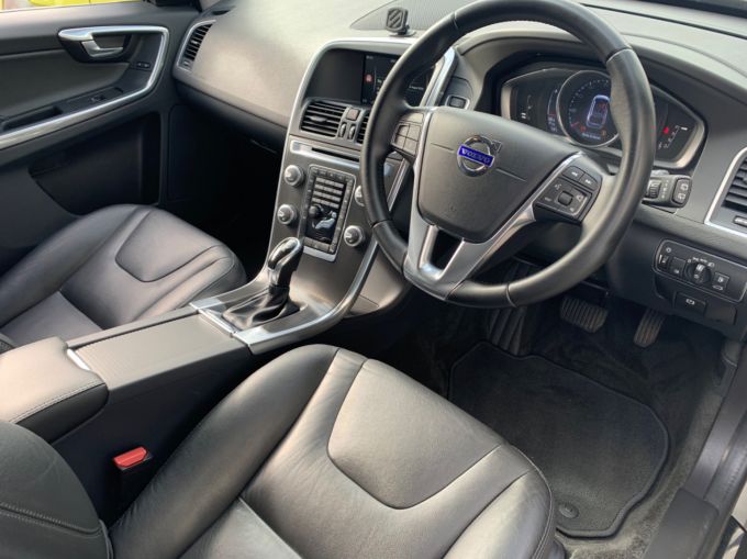 VOLVO XC60 D5 SE LUX NAV AWD - 5087 - 12