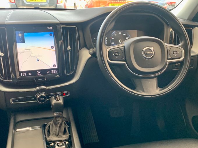 VOLVO XC60 T5 MOMENTUM AWD - 5717 - 11