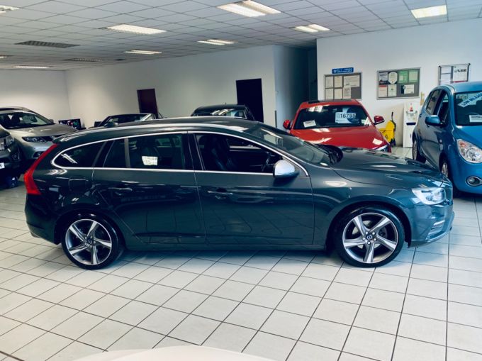 VOLVO V60 D3 R-DESIGN LUX NAV - 5133 - 7
