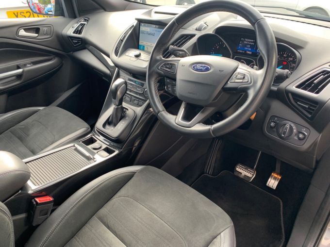 FORD KUGA ST-LINE TDCI - 5605 - 10
