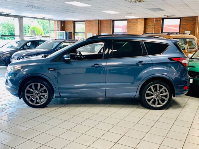 FORD KUGA ST-LINE X - 5725 - 9